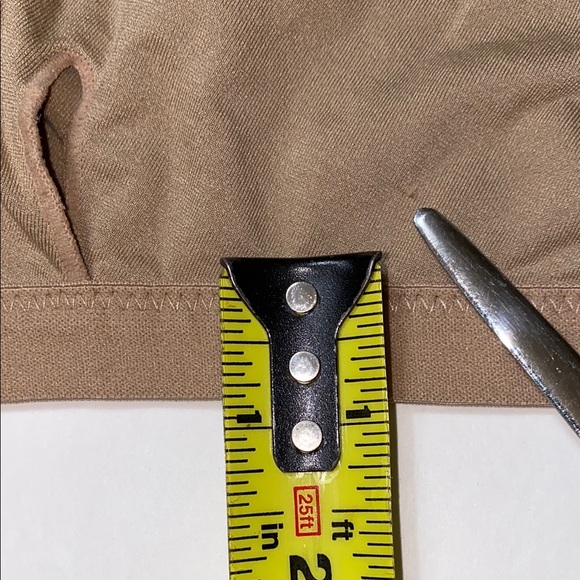 Small Felina Seamless Wirefree Cups Adj Straps 2 Hook Nude tone Bra, Pad Pockets - Picture 14 of 16